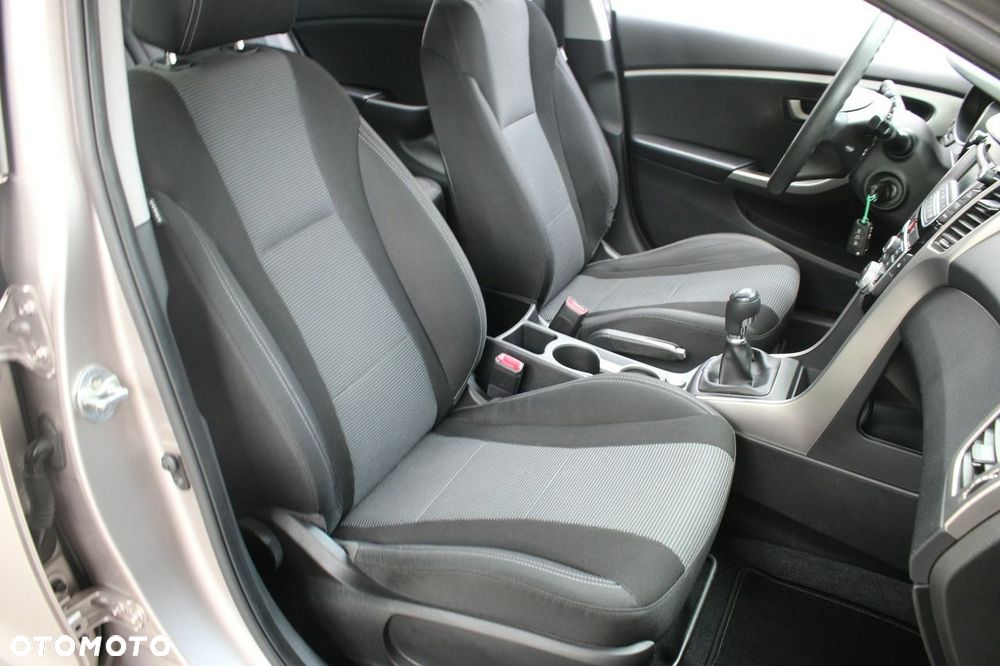Hyundai i30 1.4 Family+ - 9