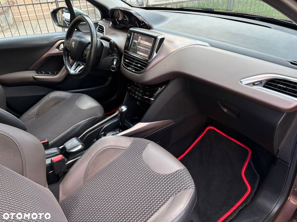 Peugeot 2008 120 VTI Automatik Allure - 22