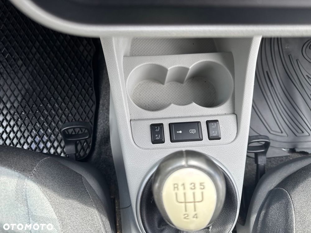 Skoda Fabia 1.2 HTP Ambition - 10