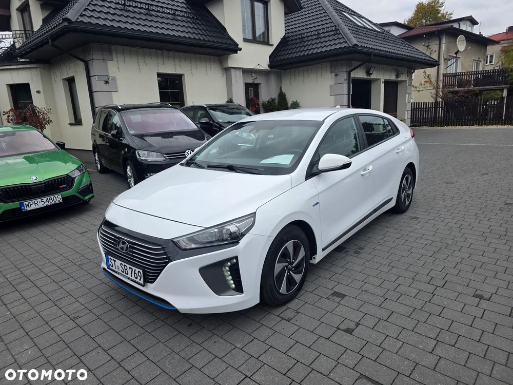 Hyundai IONIQ - 10