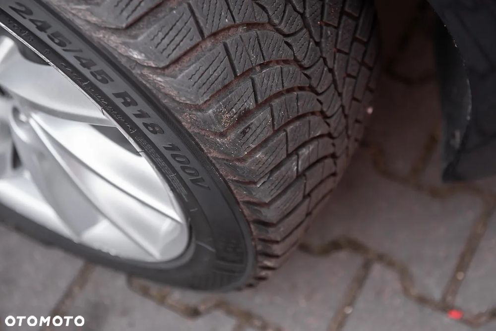 Jaguar XF 2.2 D Luxury - 33