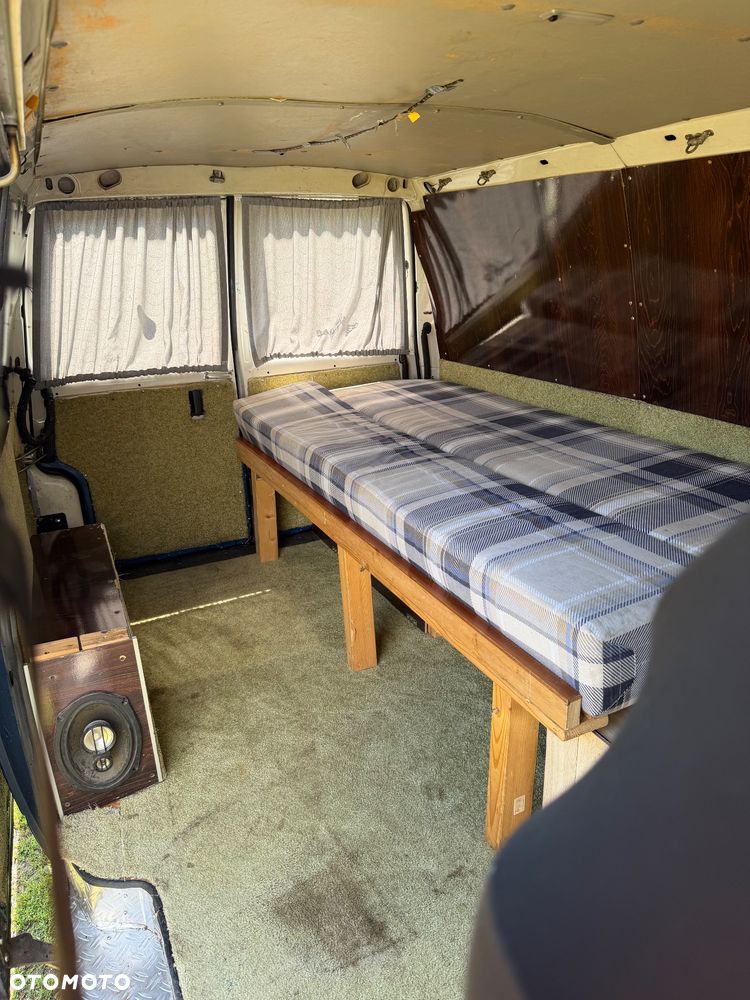 Volkswagen Transporter - 6