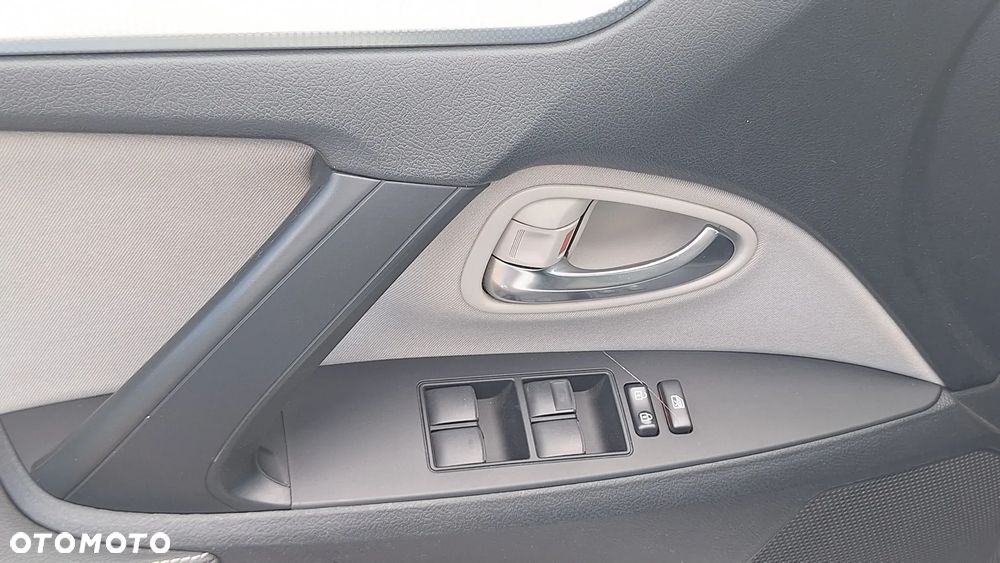 Toyota Avensis - 10