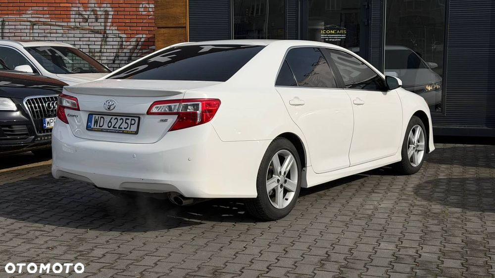 Toyota Camry 2.5 LE - 2