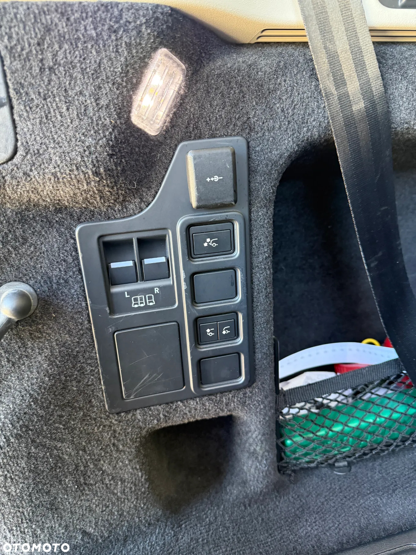 Land Rover Discovery - 12