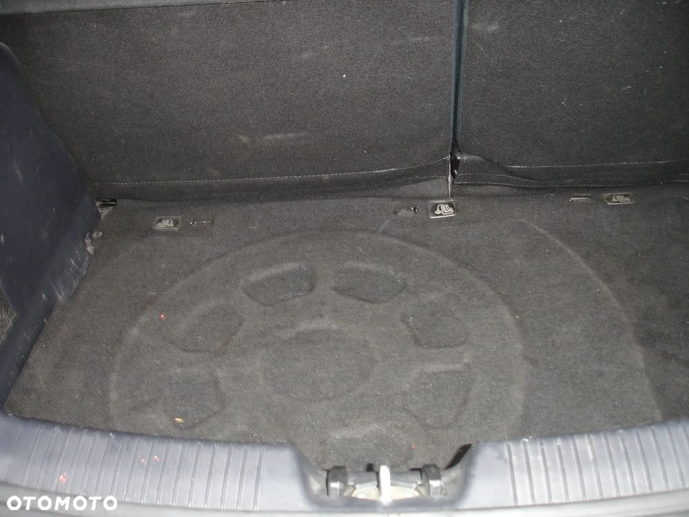 Kia Rio 1.1 CRDI Dream Team Edition - 16