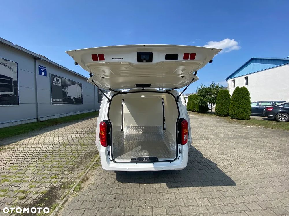Przebudowa izotermiczna/chłodnicza busa - 12
