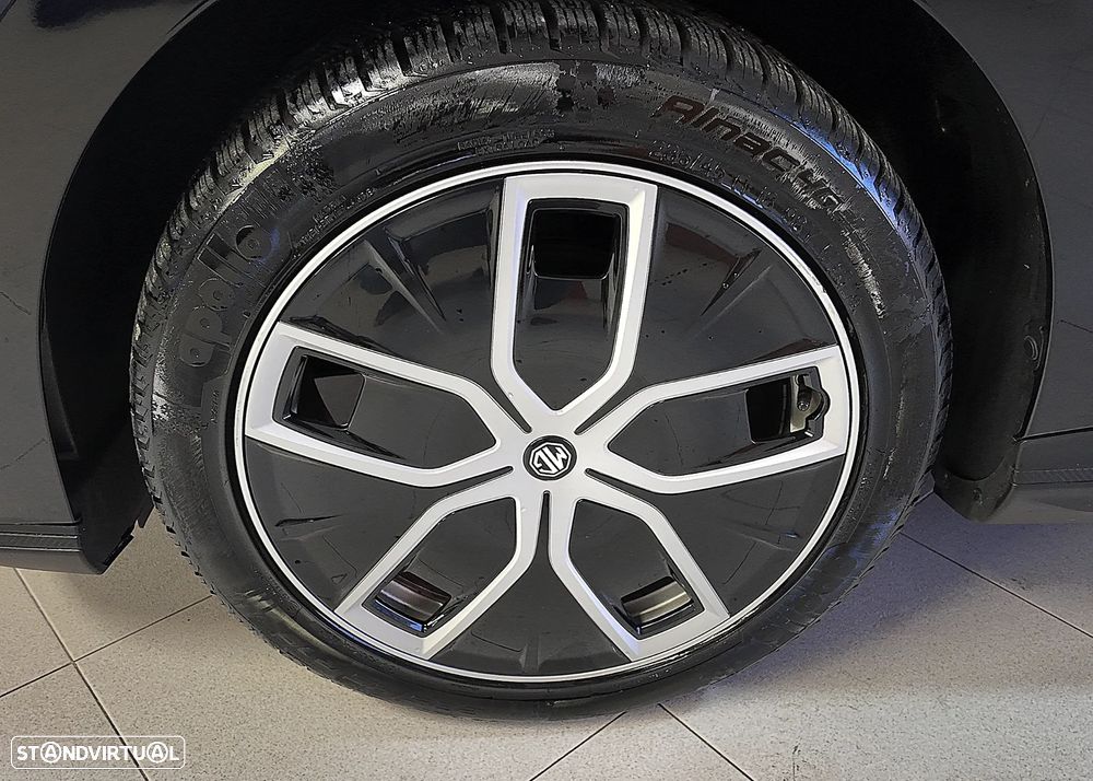 MG MG4 64 kWh Luxury - 12