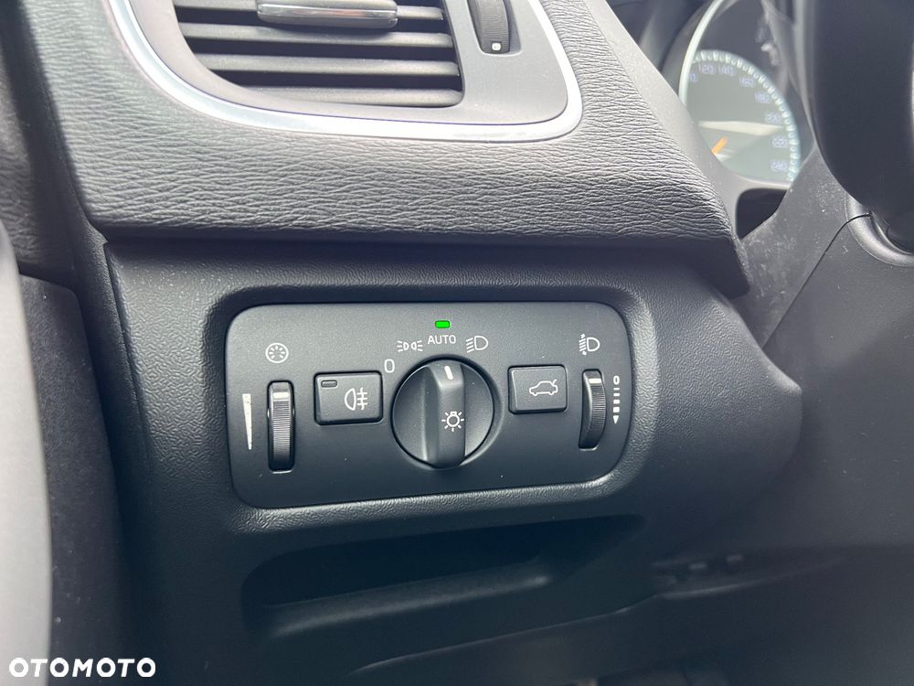 Volvo V40 D2 Kinetic - 20