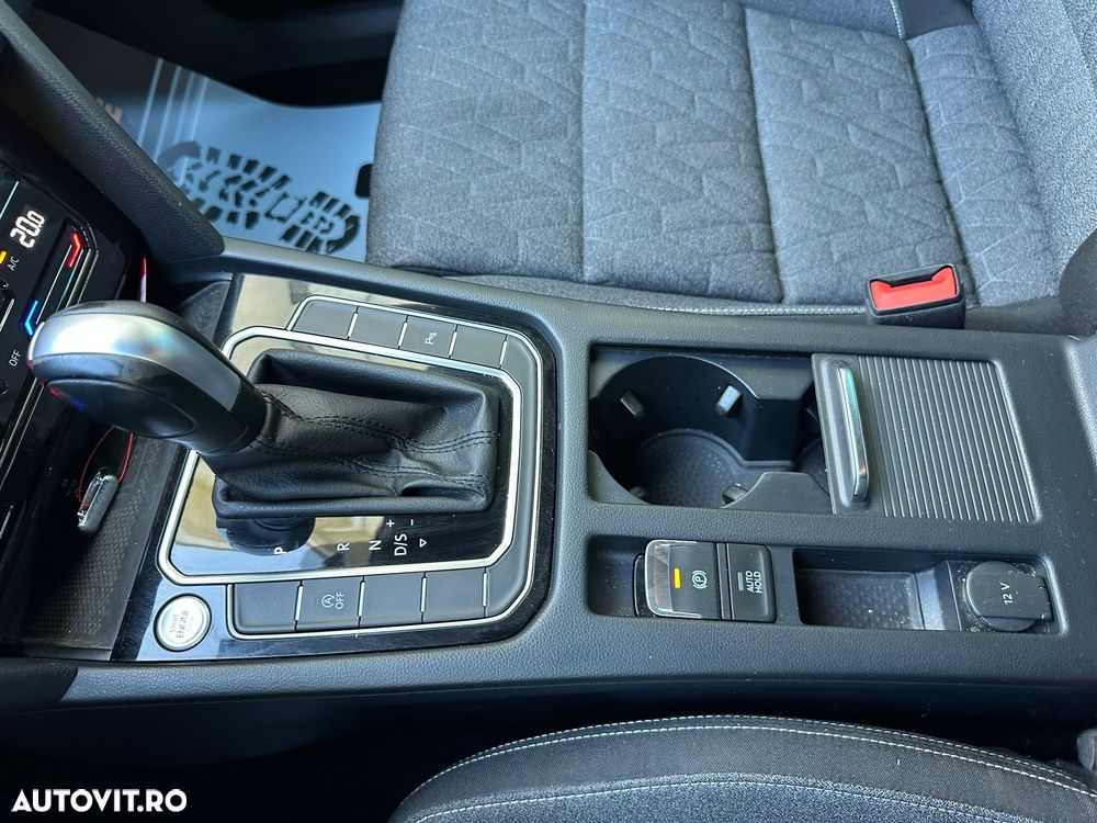 Volkswagen Passat 2.0 TDI DSG Highline - 28
