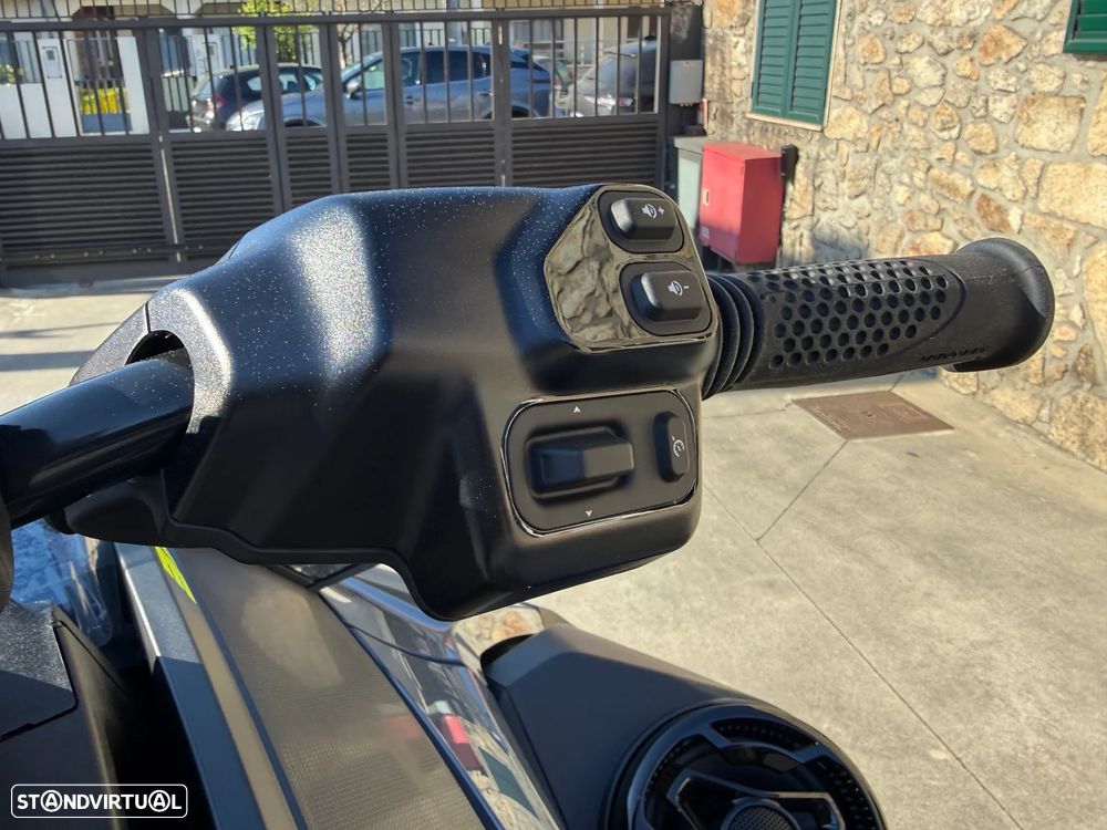 Sea-Doo RXT X 325 - 9