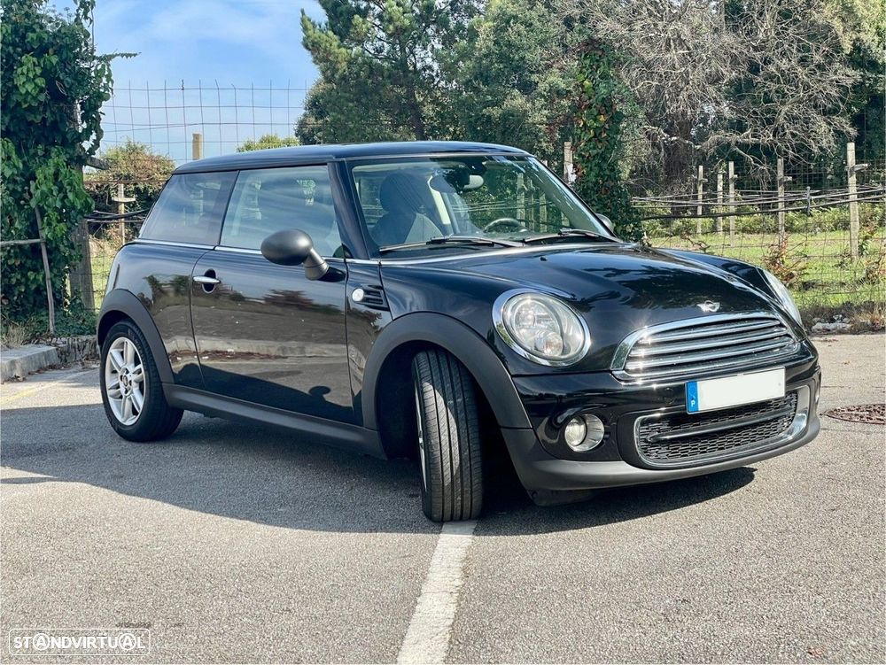 MINI 3 Portas One D - 19