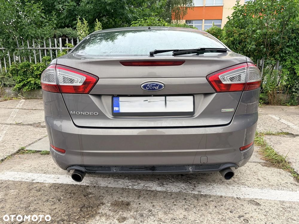 Ford Mondeo 2.0 EcoBoost Titanium - 4