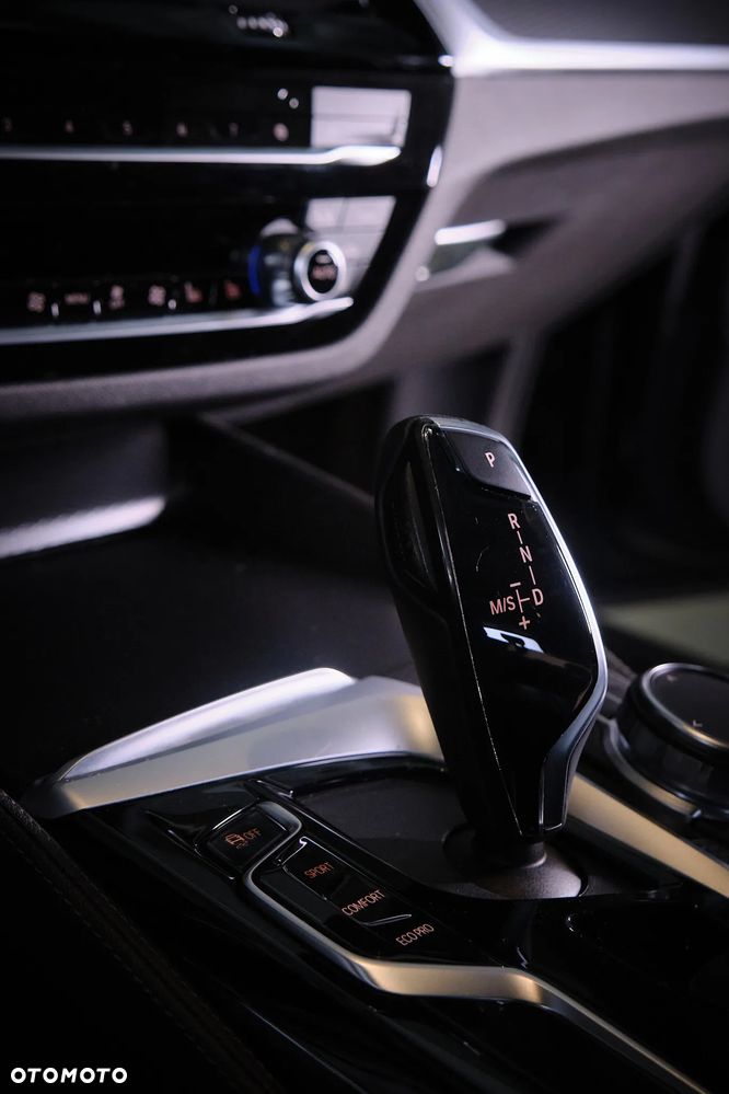 BMW Seria 5 540i xDrive mHEV M Sport sport - 16