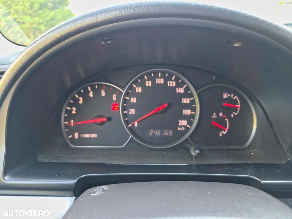 Suzuki Grand Vitara 2.0 TD A/C - 11