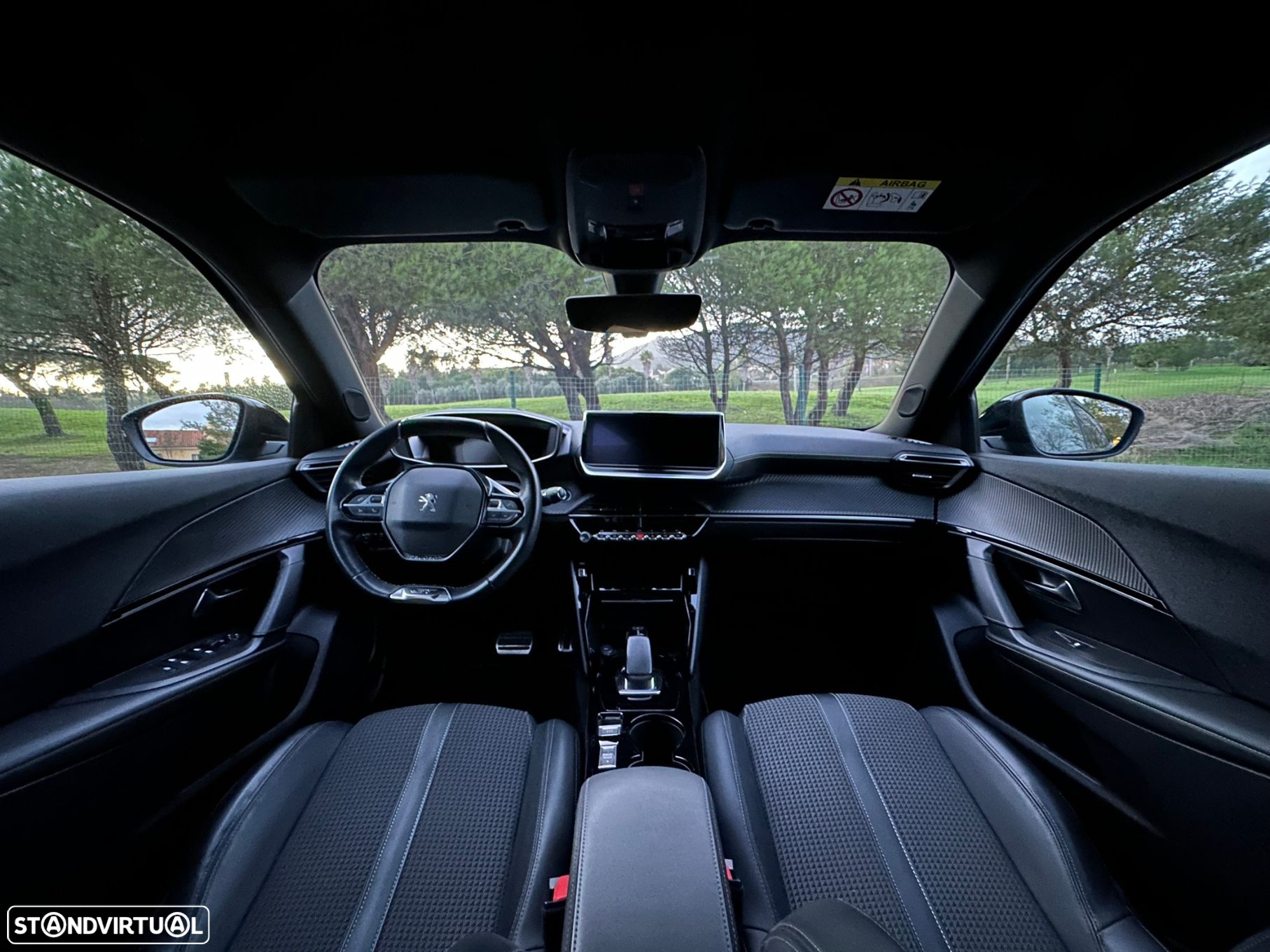 Peugeot e-2008 50 kWh GT Line - 3