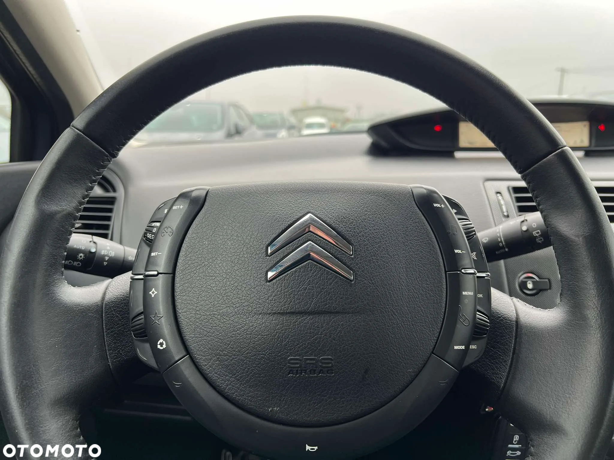 Citroën C4 1.6 HDi Impress - 16