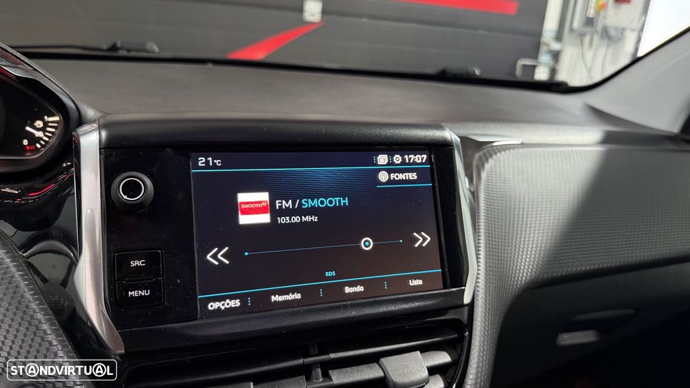 Peugeot 208 1.2 PureTech GT Line - 21