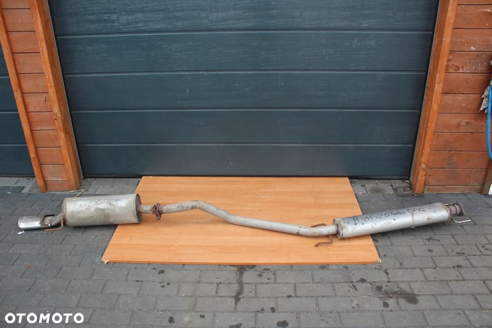 WYDECH TŁUMIK ŚRODKOWY KOŃCOWY OPEL ASTRA H KOMBI 2.0 TURBO - 1