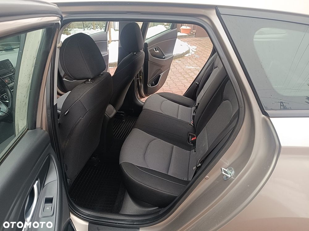 Hyundai i30 1.4 Premiere Comfort - 12