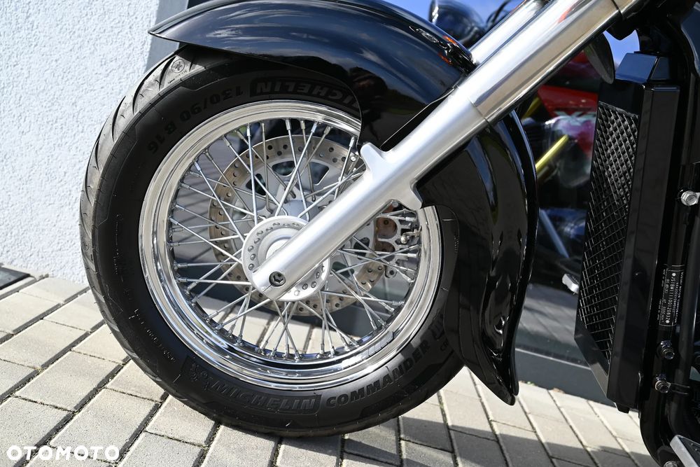 Suzuki Intruder - 23