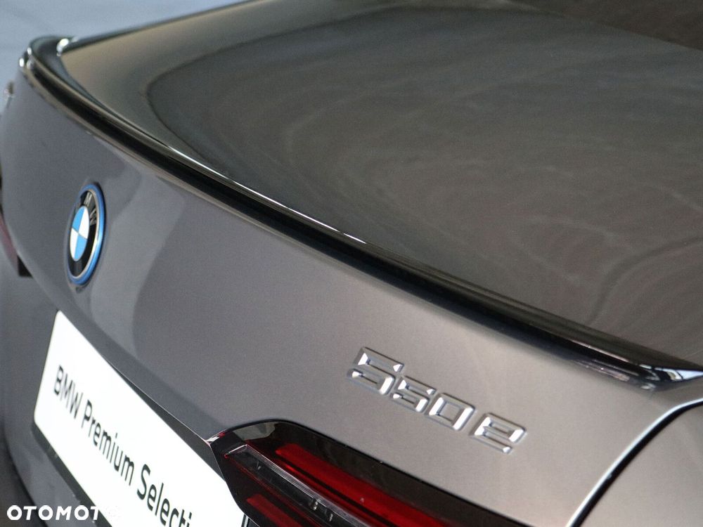 BMW Seria 5 550e xDrive PHEV M Sport - 13