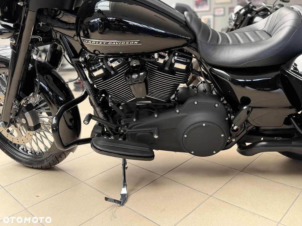 Harley-Davidson Touring Street Glide - 21