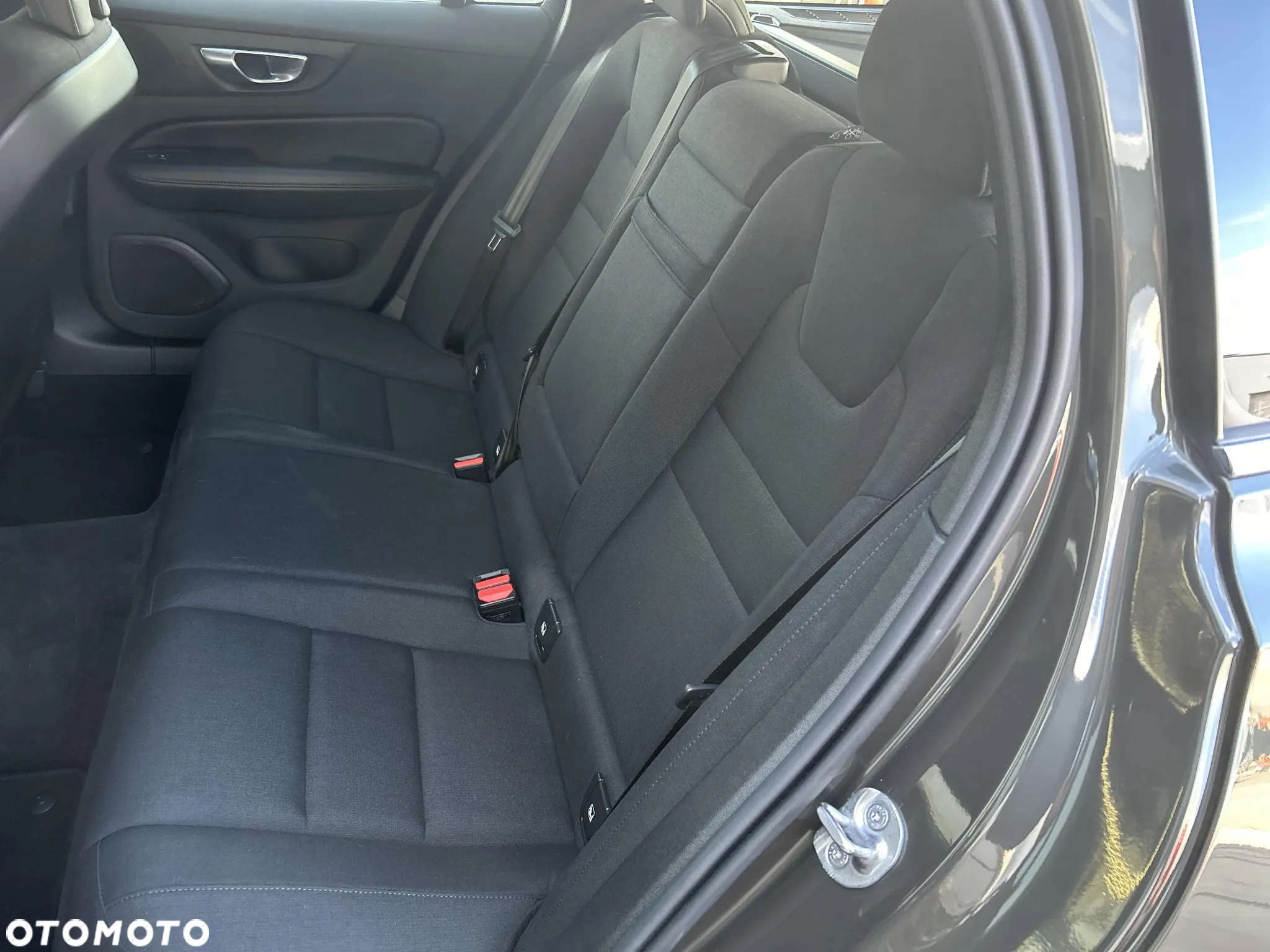 Volvo V60 B4 B Momentum Pro - 28