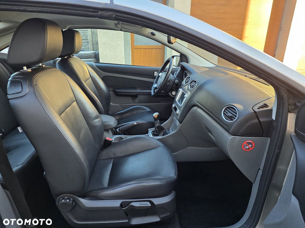 Ford Focus 2.0 16V Titanium - 13