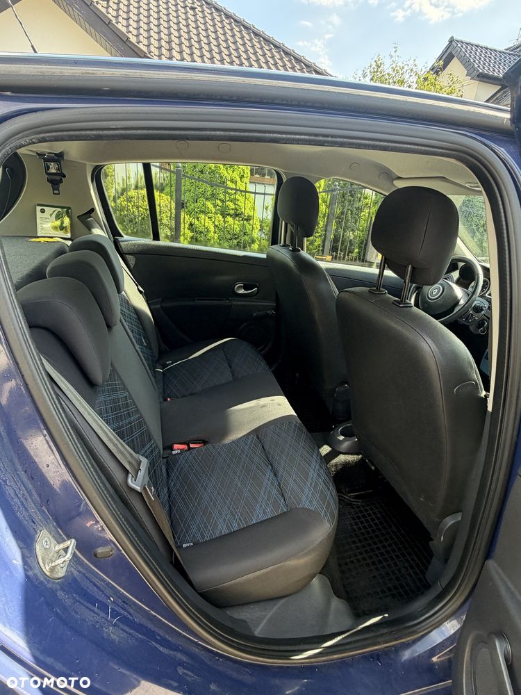 Renault Clio - 6