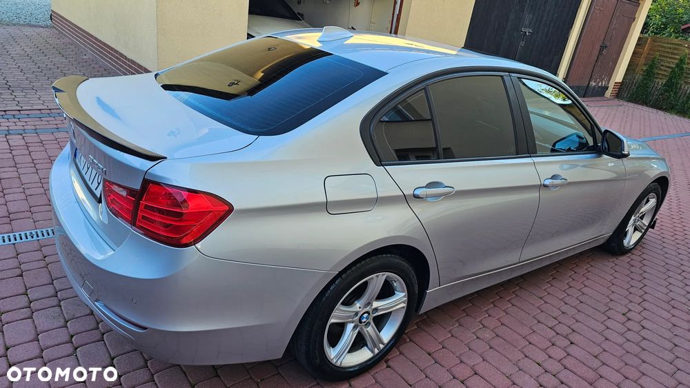 BMW Seria 3 328i xDrive Sport-Aut Sport Line - 20