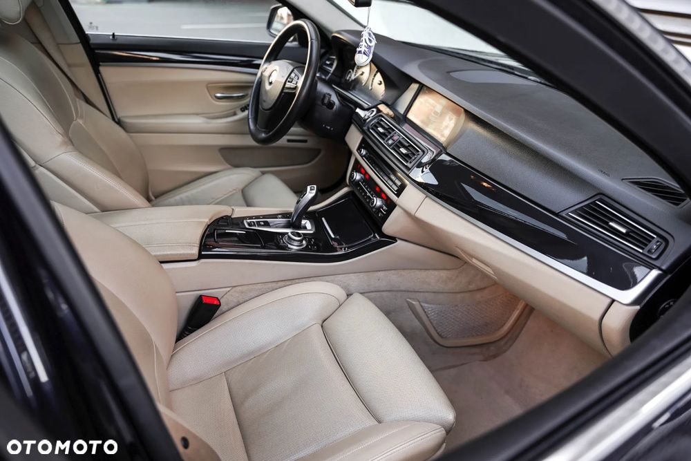 BMW Seria 5 525d xDrive Luxury Line - 8