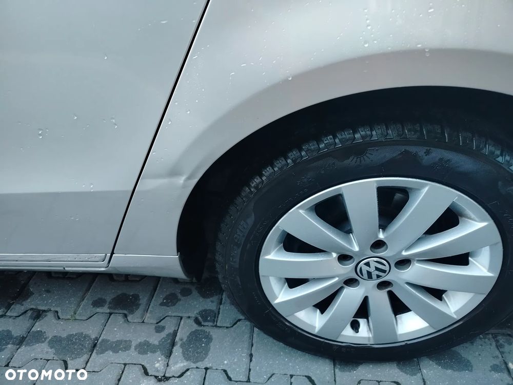 Volkswagen Passat - 13