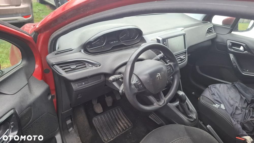 Peugeot 208 - 9