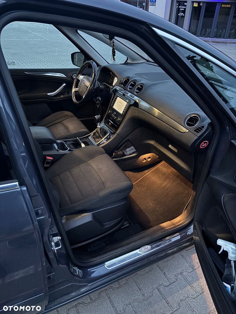 Ford S-Max - 9