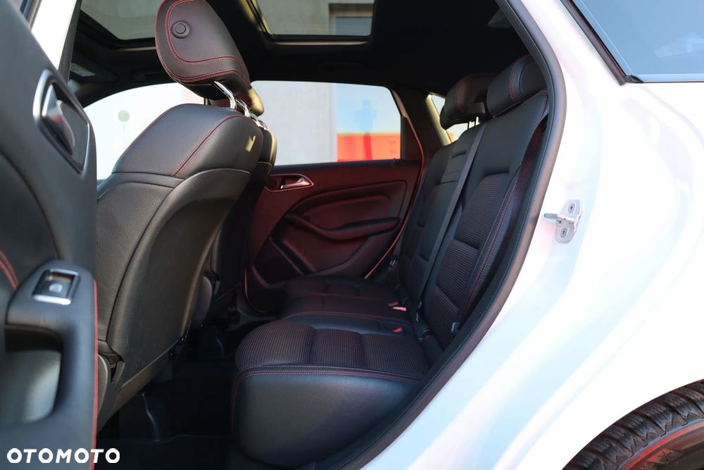 Mercedes-Benz Klasa B 200 UrbanStyle Edition - 23