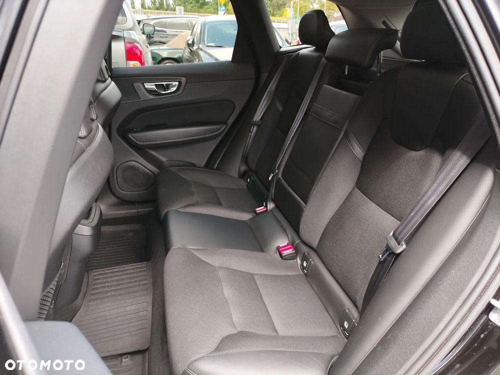 Volvo XC 60 D5 AWD Momentum - 16