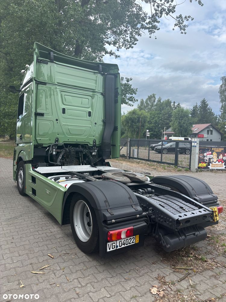 Mercedes-Benz Actros - 3