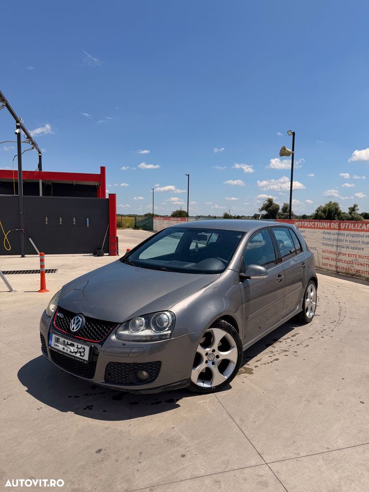 Volkswagen Golf - 2