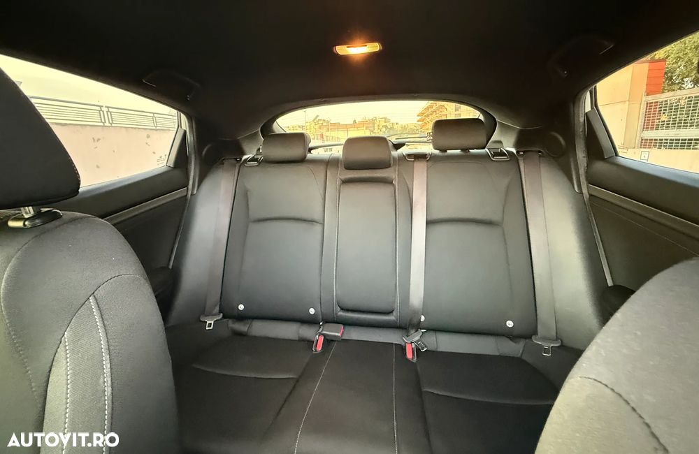 Honda Civic 1.5 VTEC Turbo CVT Sport Plus - 18