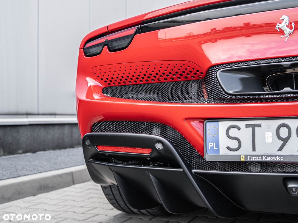 Ferrari 296 GTS - 11