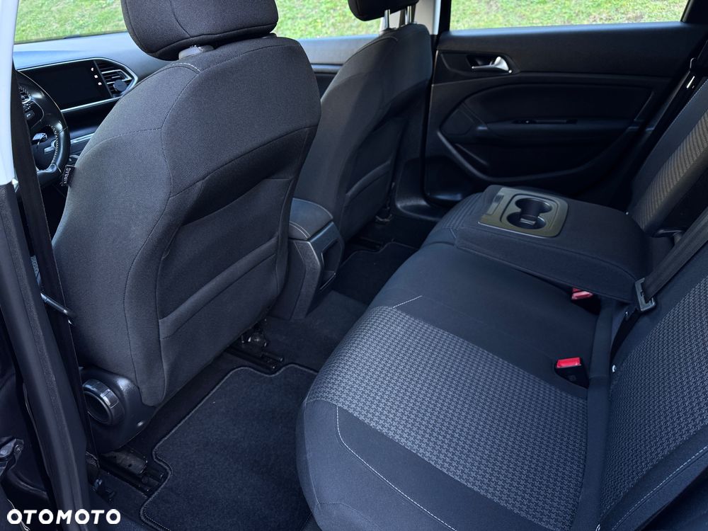 Peugeot 308 PureTech 130 GPF Stop & Start Active Business-Paket - 13