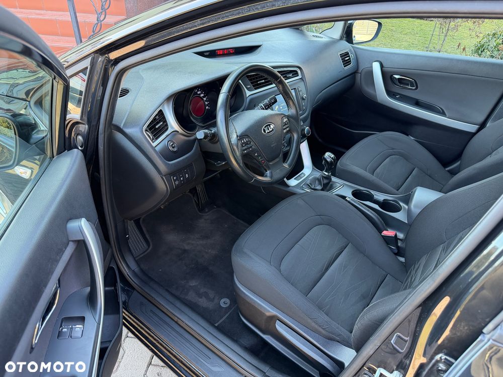 Kia Ceed 1.6 GDI ISG Platinum Edition - 14