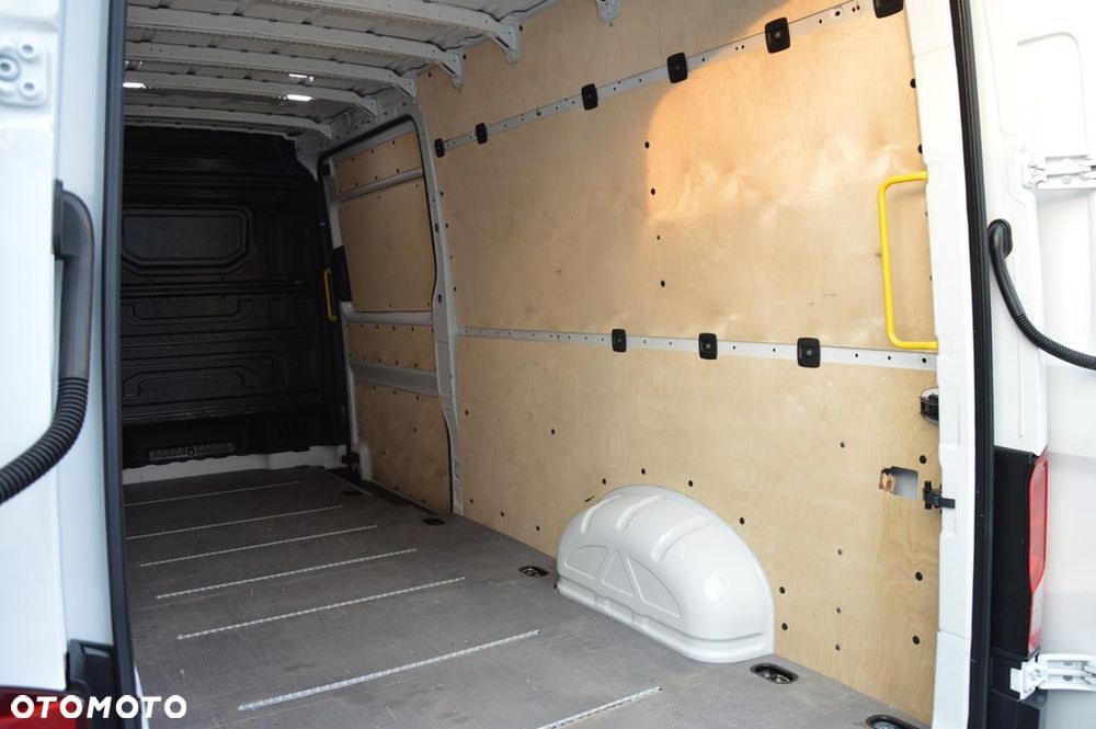 Volkswagen Crafter - 28