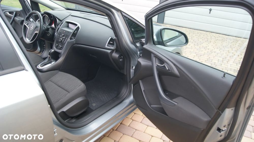 Opel Astra 1.4 T Cosmo - 11