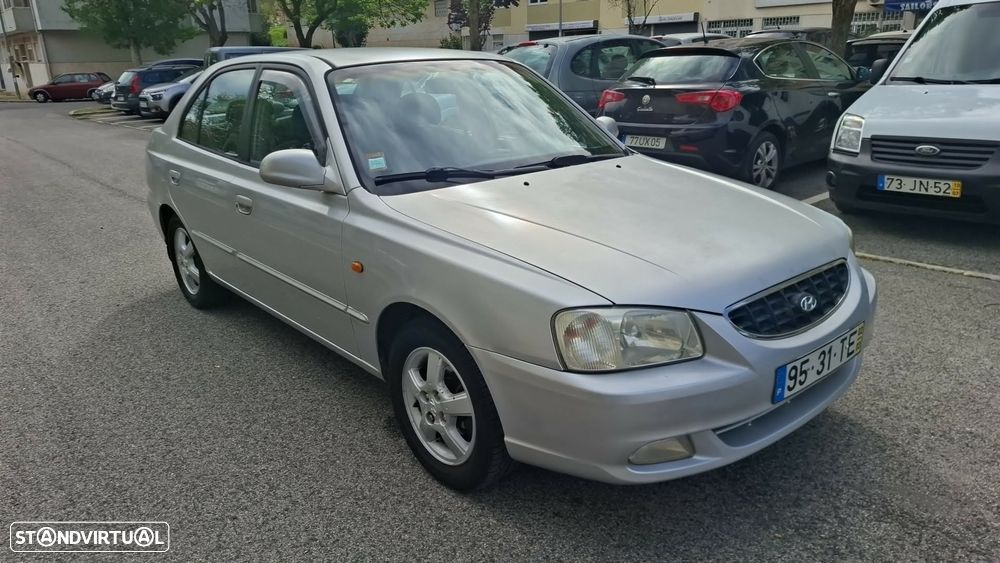 Hyundai Accent 1.3 Confort - 1