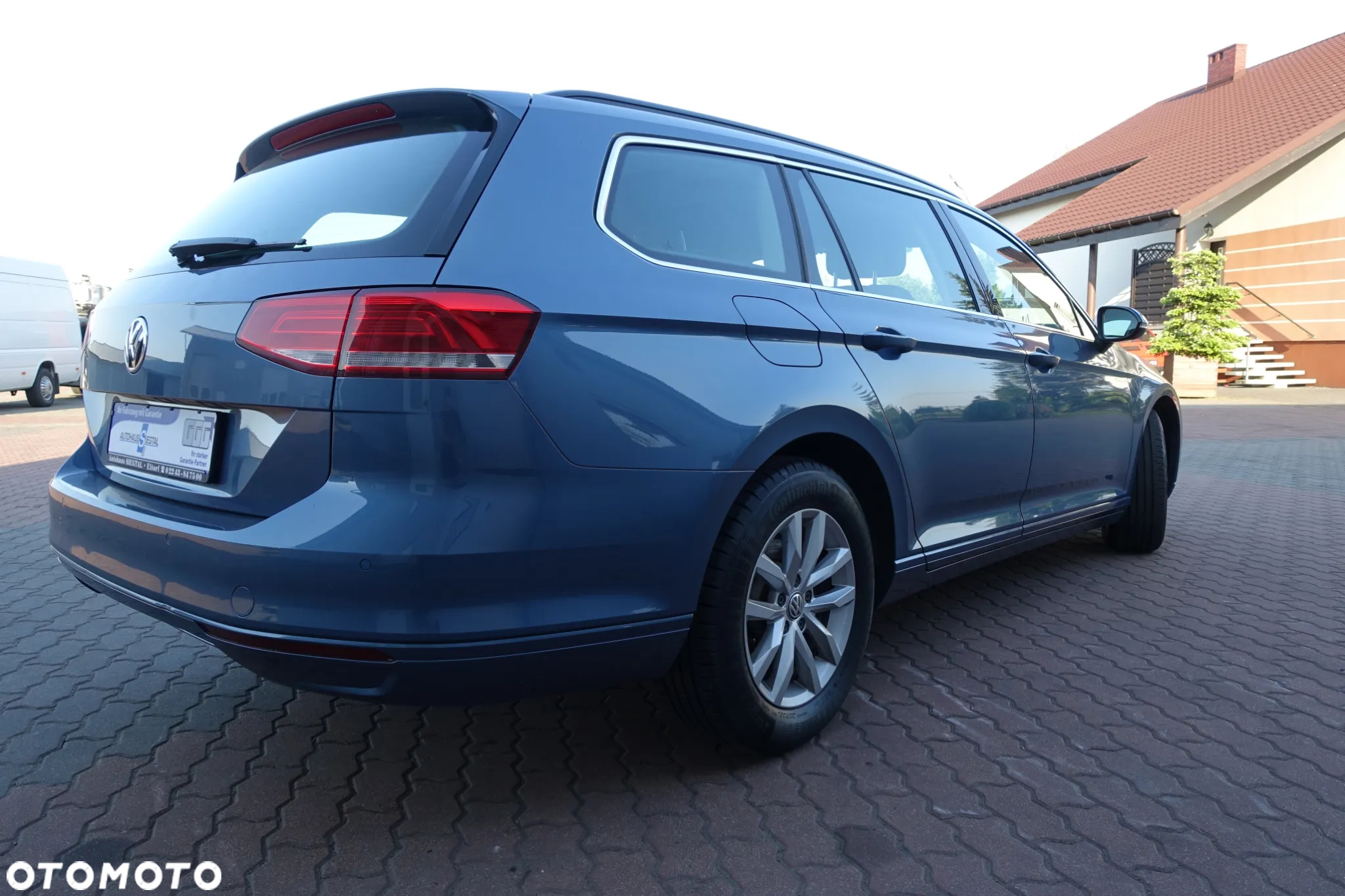 Volkswagen Passat - 4