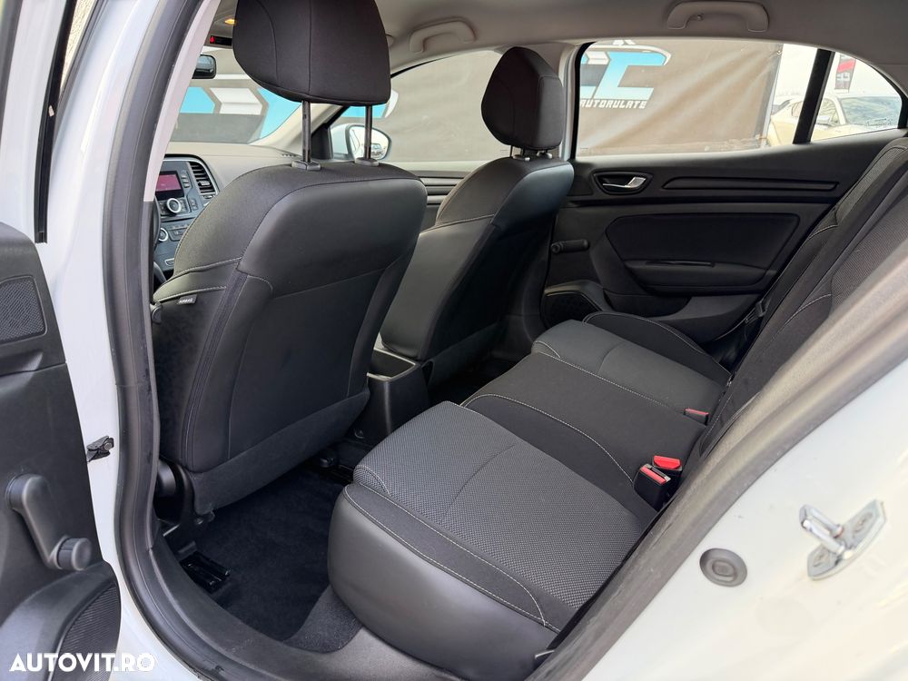 Renault Megane BLUE dCi Business - 13