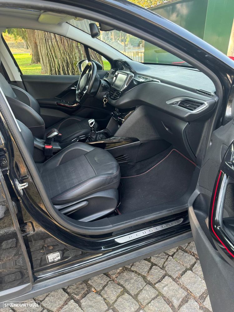 Peugeot 2008 PureTech 130 Stop&Start GT-Line Edition - 6