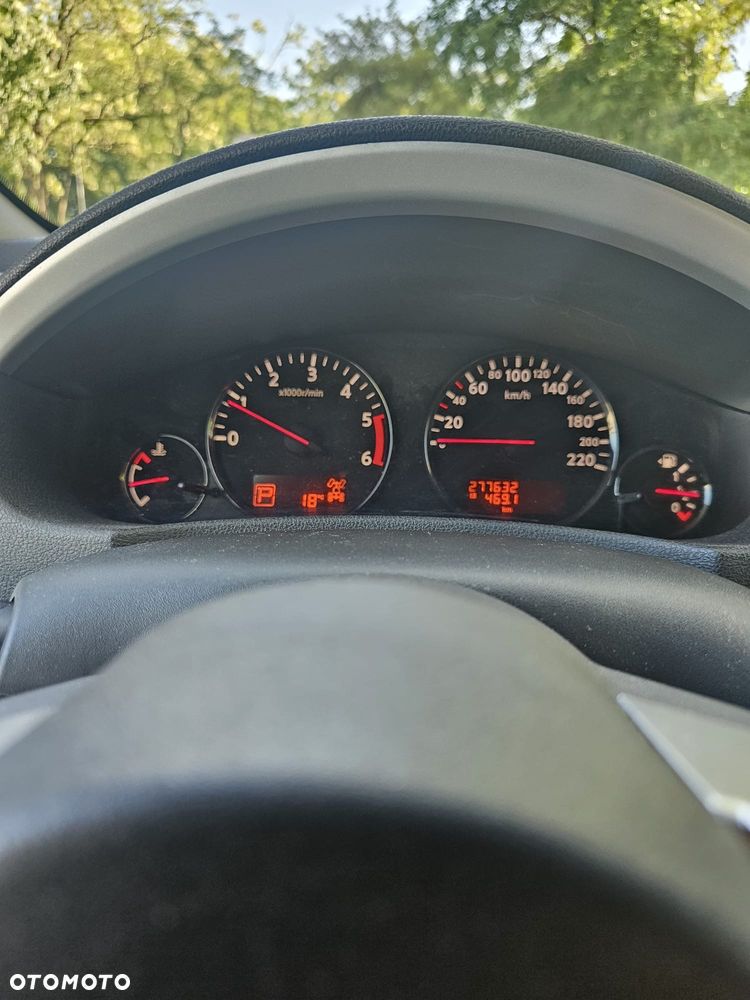Nissan Pathfinder 2.5 D LE EU5 - 8
